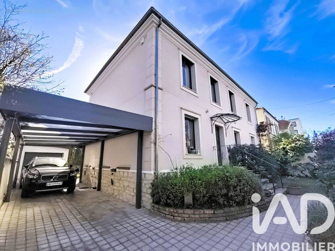 Photo 1 - Maison à SAINT-MAUR-DES-FOSSES