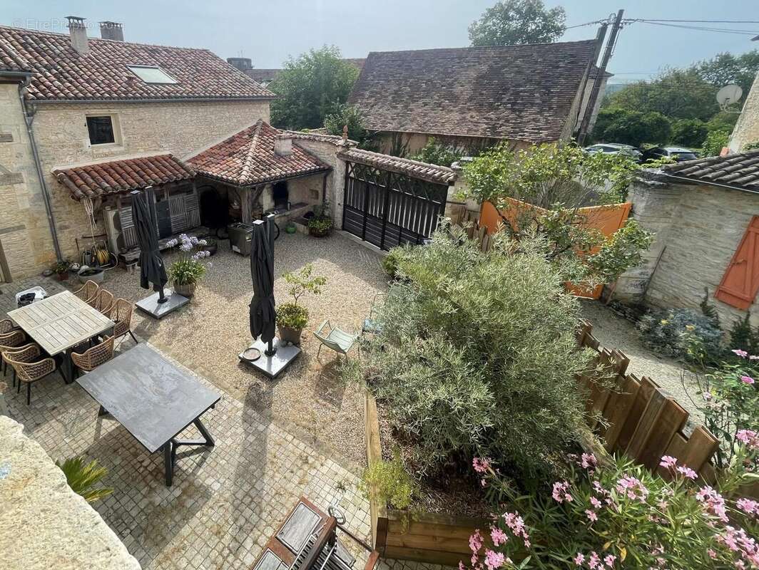 Maison à SAVIGNAC-LES-EGLISES