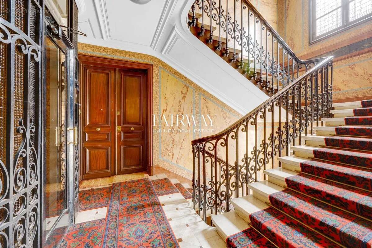 Appartement à PARIS-17E