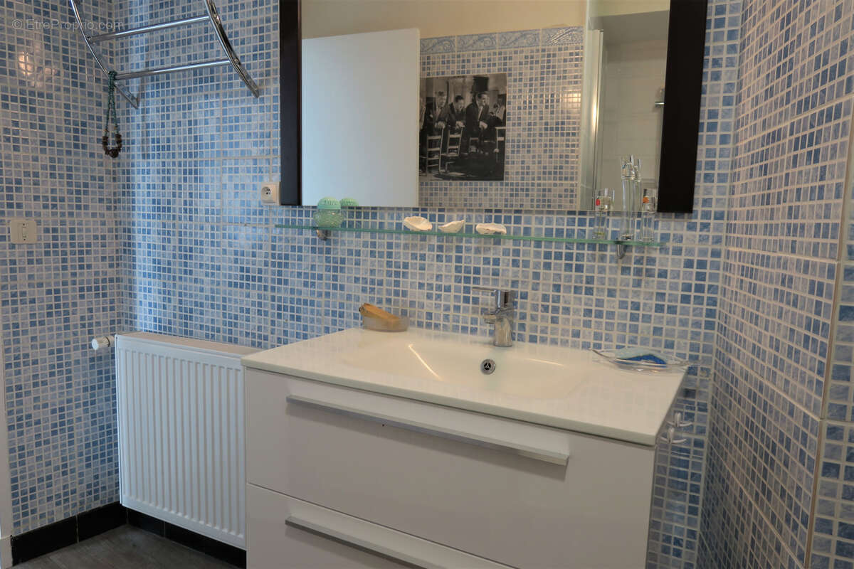 Appartement T1 avec superbe vue mer- - photo 5