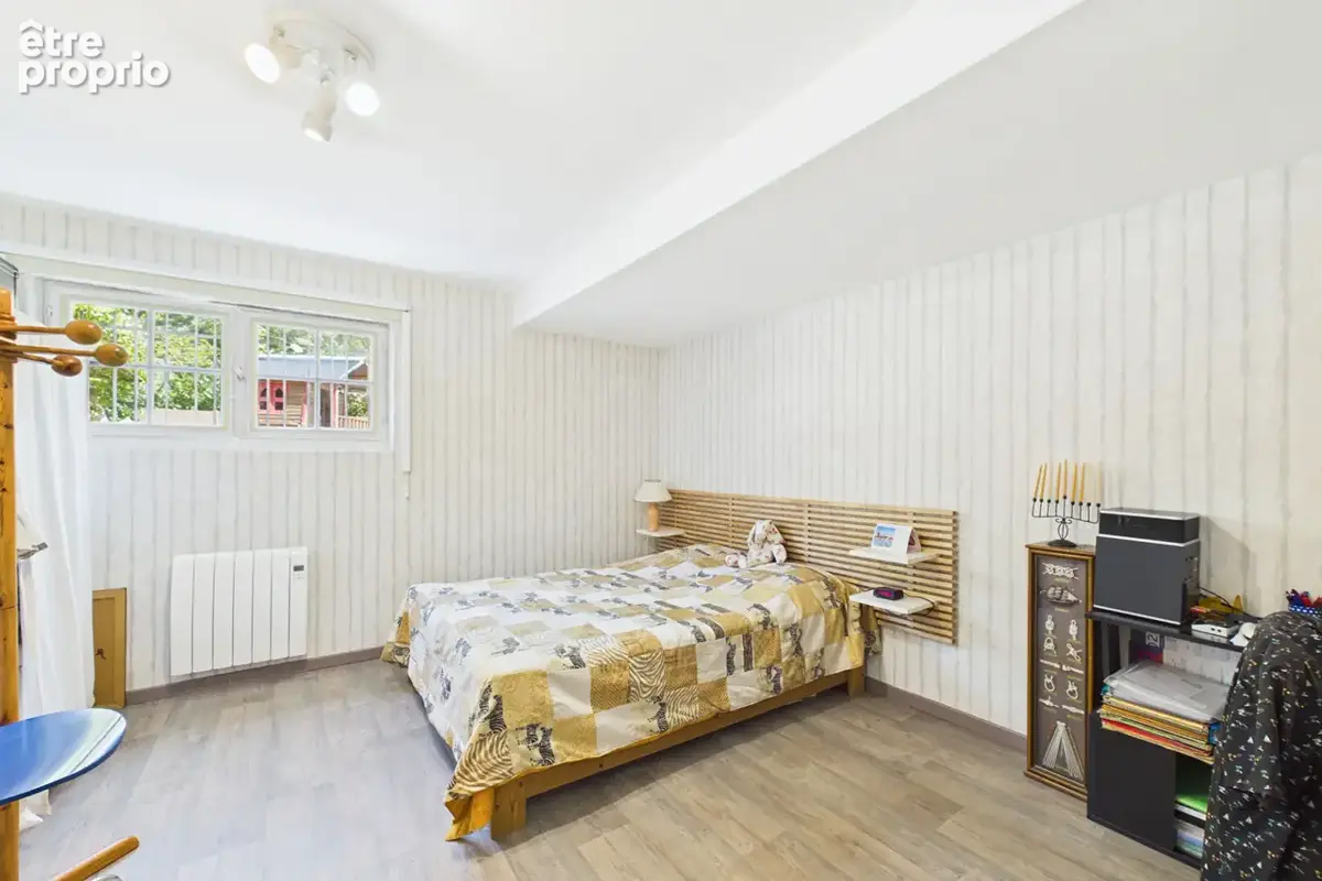 Maison 2 ch + studio - Joli jardin - 2 garages - photo 13