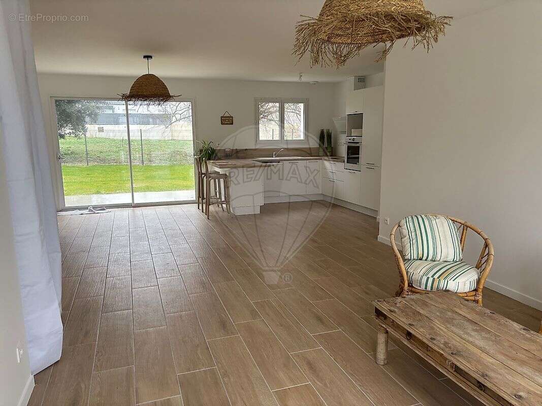 Maison à VAUX-SUR-MER