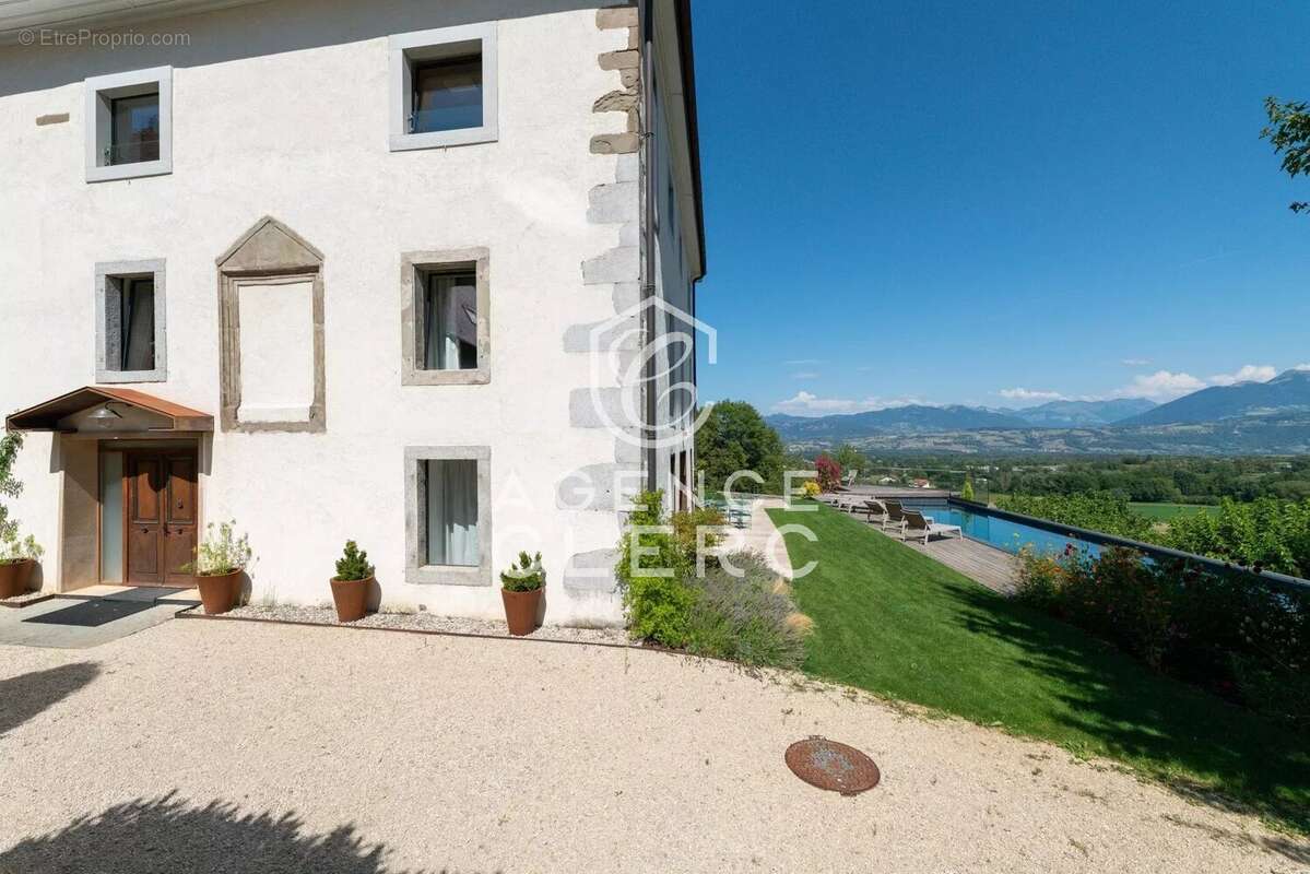 Maison à PERS-JUSSY