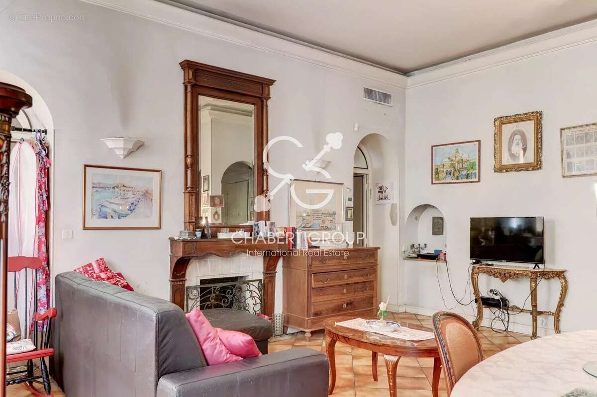 Nice vielle ville appartement 5 pieces 100 m² ascenseur balcon  cave - photo 3