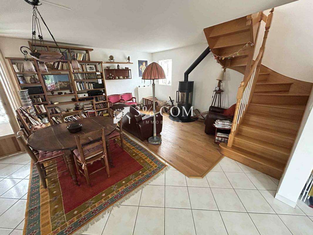 Maison à LA TURBALLE