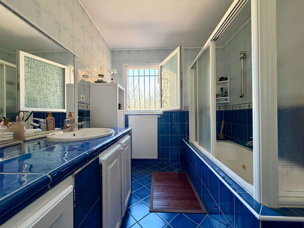 Maison à LA ROQUEBRUSSANNE