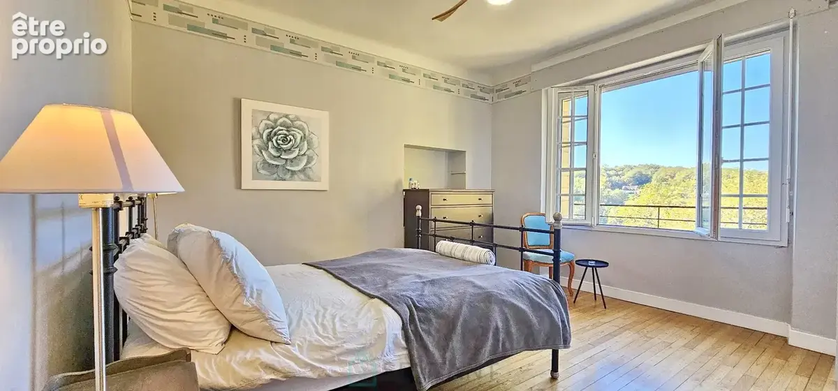 A Domme superbe maison baignée de lumière, au calme en parfait état avec vue. - photo 11