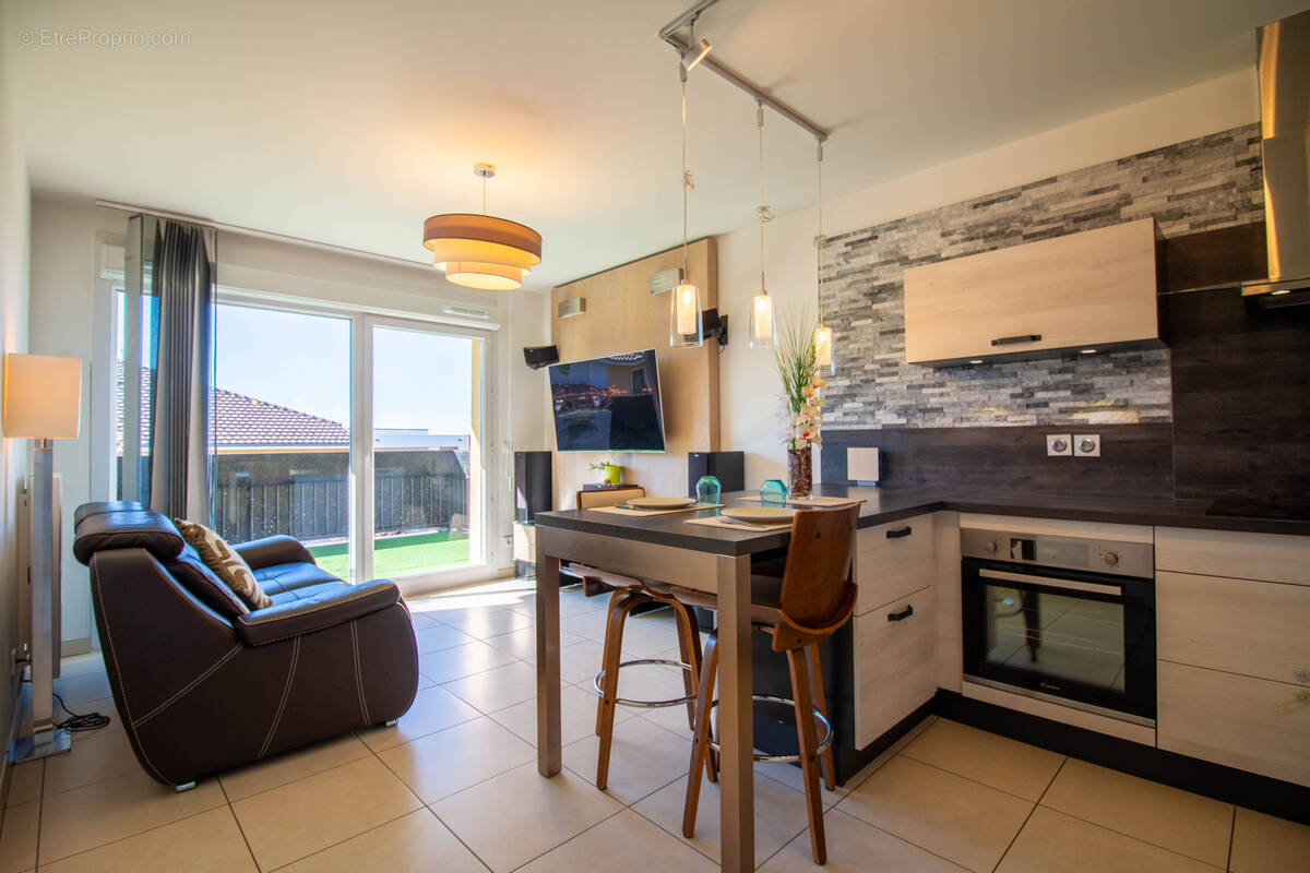 Appartement à CRUSEILLES