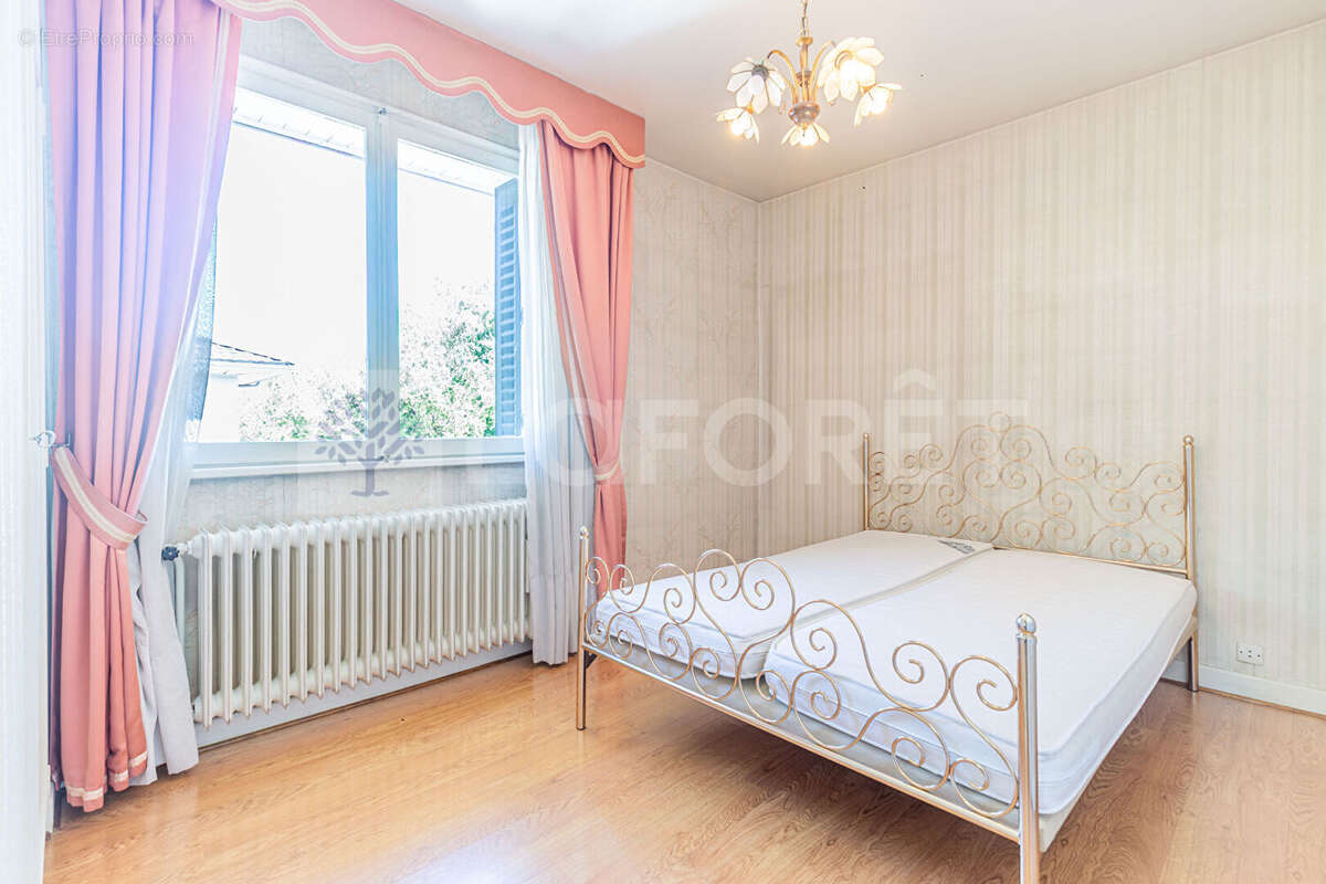 Agence immobiliere laforet - "hedera" - annecy - appartement t4 de 72.66m² - balcon - loggia - traversant - dernier etage - cave - photo 8