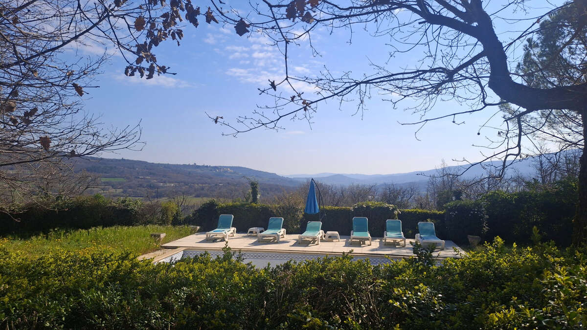 Maison à SAIGNON