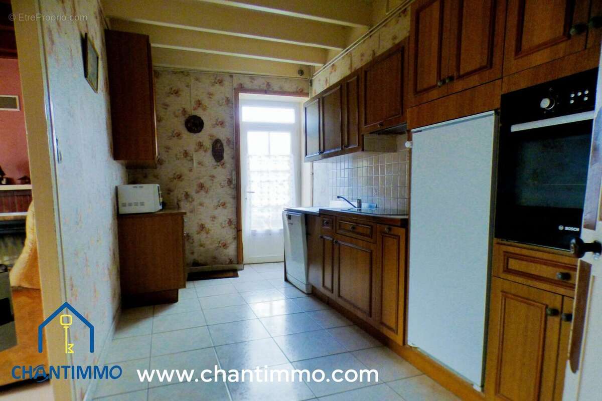 Maison à BAZOGES-EN-PAREDS