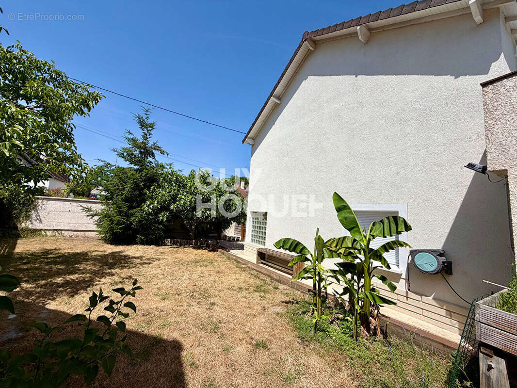 Maison  5 pièce(s) 160 m2 sur un terrain de 484m² à Veneux-les-Sablons - photo 6
