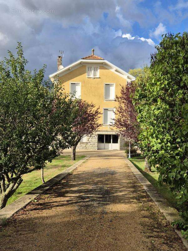 Maison à SAINT-ANTHEME