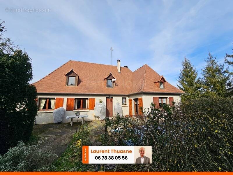 Maison à SAINT-PIERRE-DE-CHIGNAC