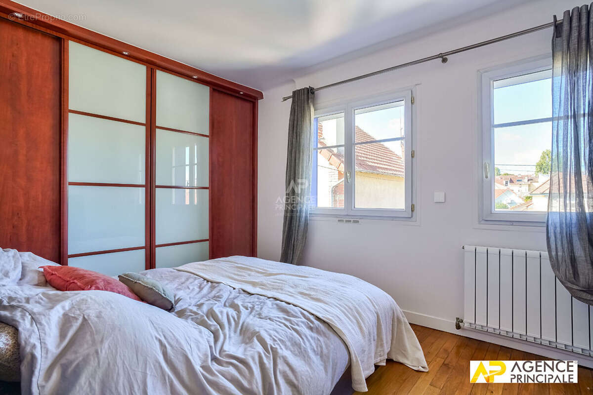 Maison à MAISONS-LAFFITTE