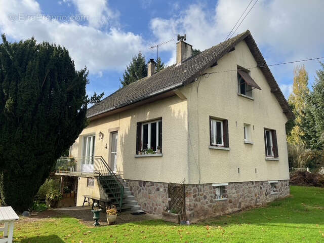 Maison à SAINT-MARTIN-DU-TILLEUL