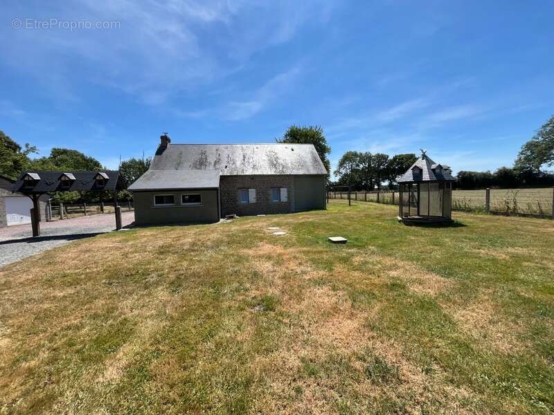 Havre de paix : Maison en pierre rénovée et son verger de 150 pommiers — Rare sur le marché - photo 25