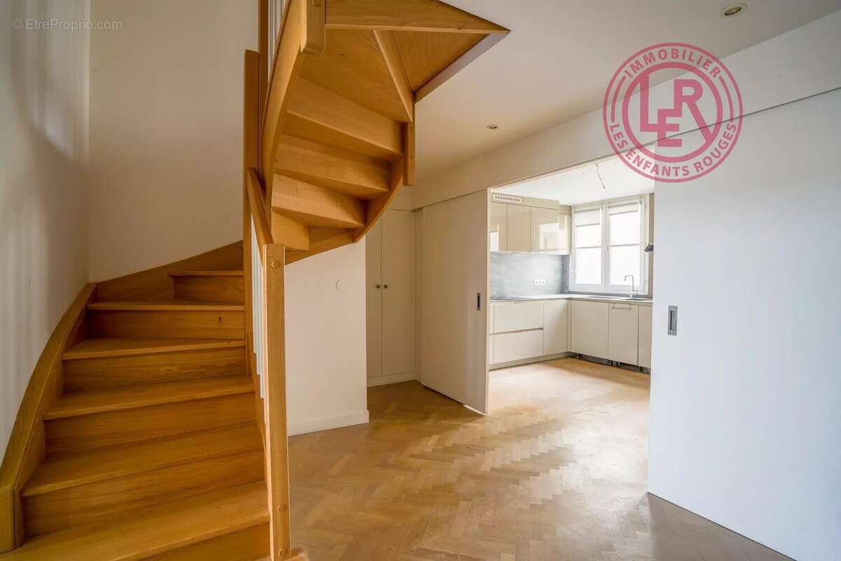Appartement à PARIS-3E