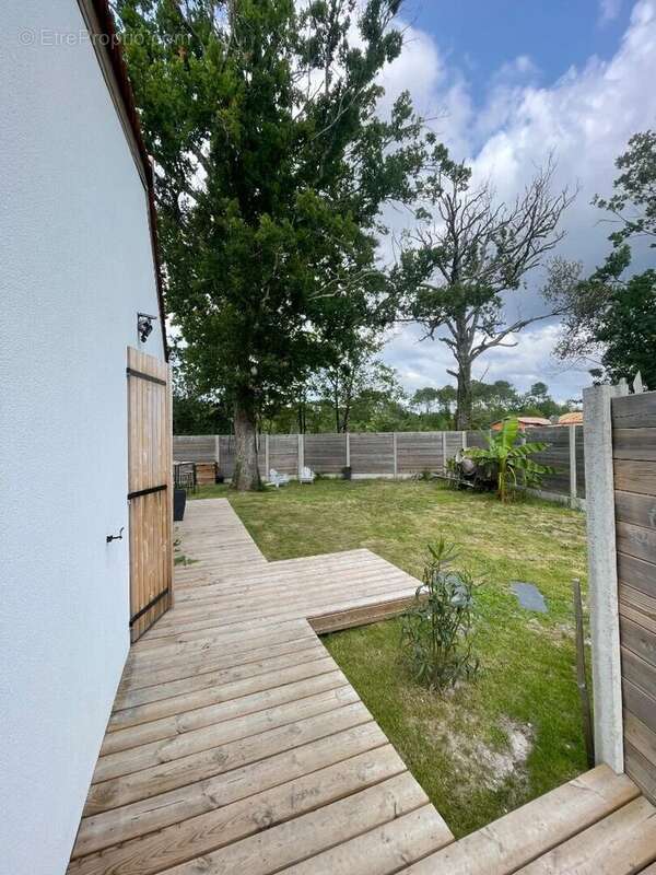 Maison à PARENTIS-EN-BORN