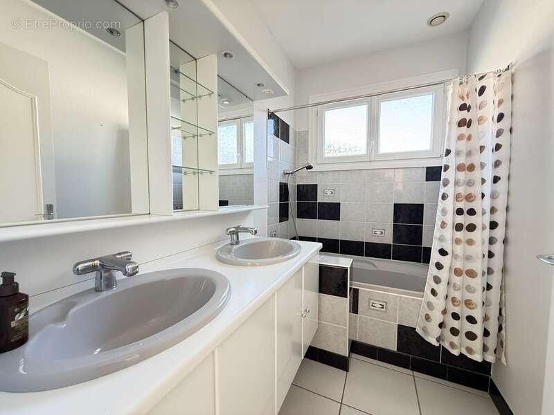 Maison à CHATELLERAULT