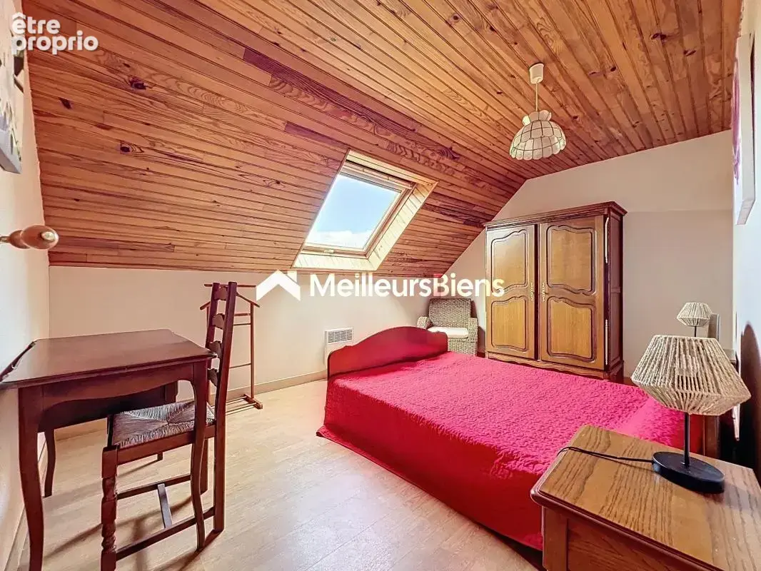 Bien au calme avec belle surface, parfait pour un achat serein - photo 11