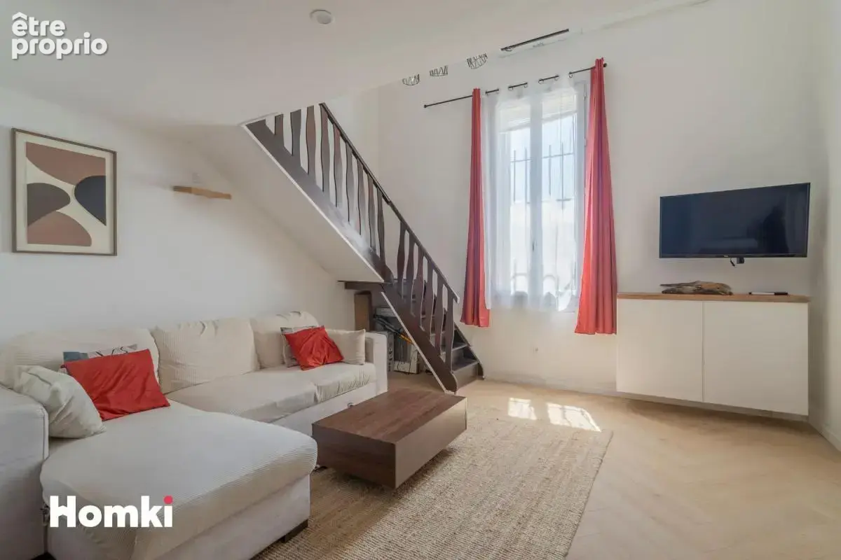 Appartement T5 de 105 m² à Marseille 13002, Rue Chevalier Paul - photo 3
