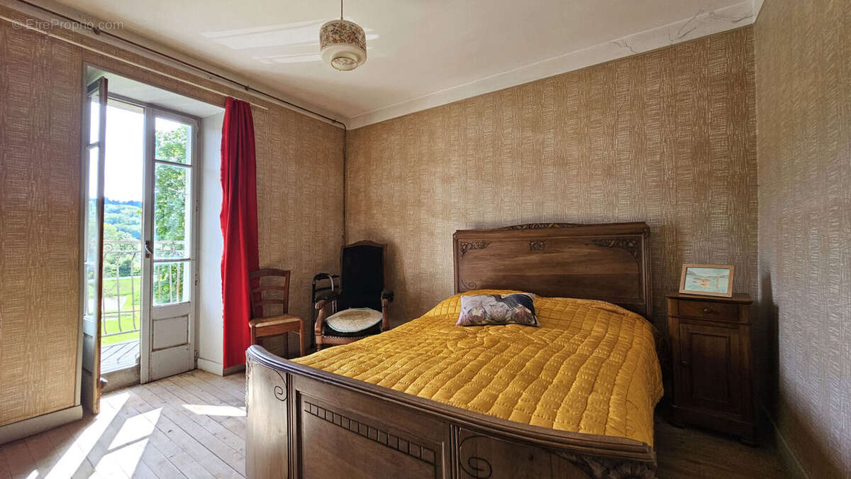 Maison à SAINT-GENIX-SUR-GUIERS