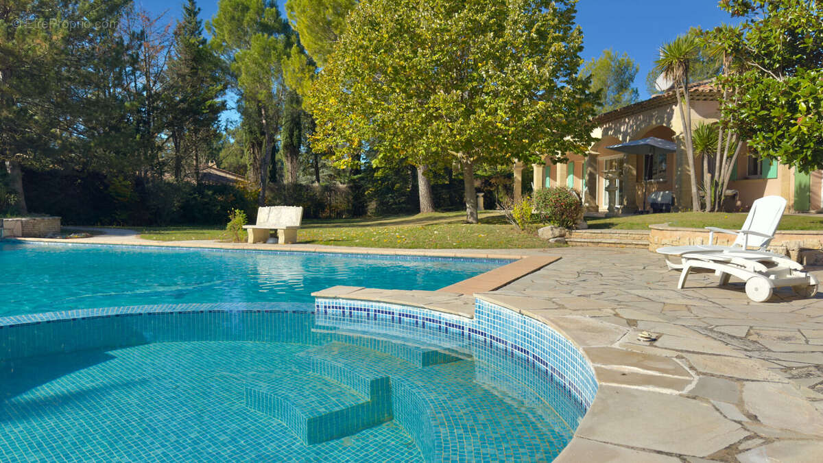 Maison à SAINT-CANNAT