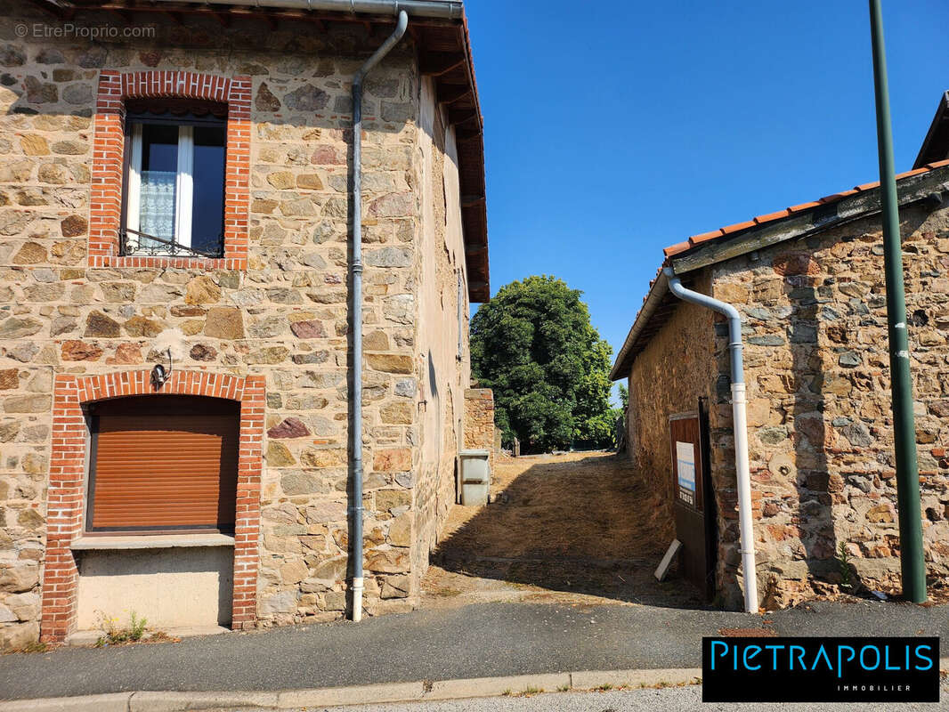 Maison 150 m² à Maringes  - photo 2