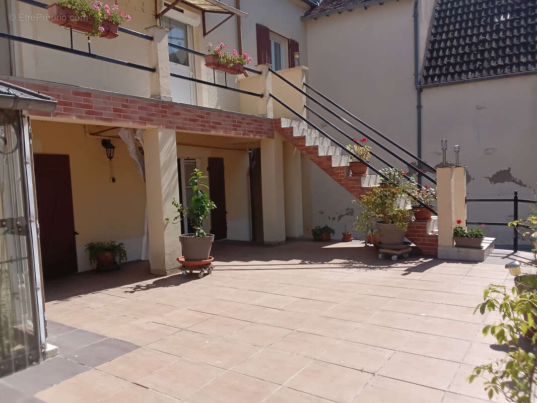 Maison à NERONDES