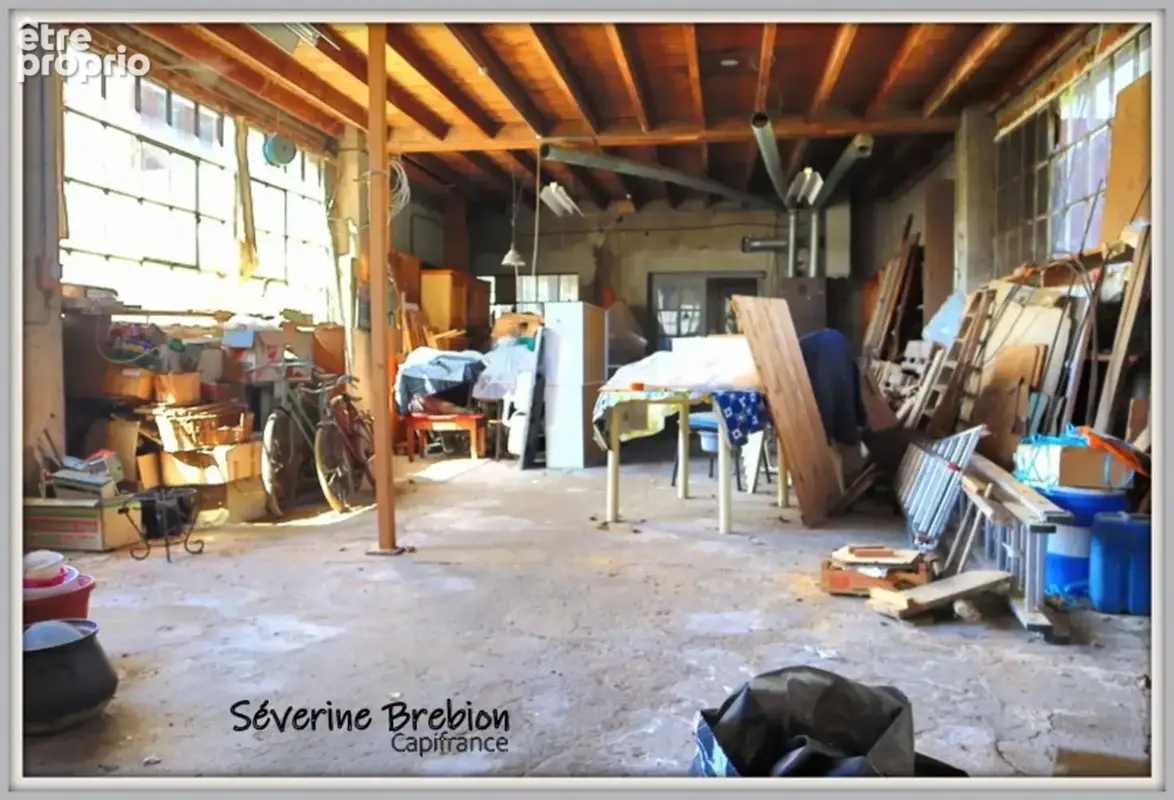 Ensemble immobilier avec une maison, 2 appartements loués, 2 garages, 3 ateliers à Chabreloche - photo 17