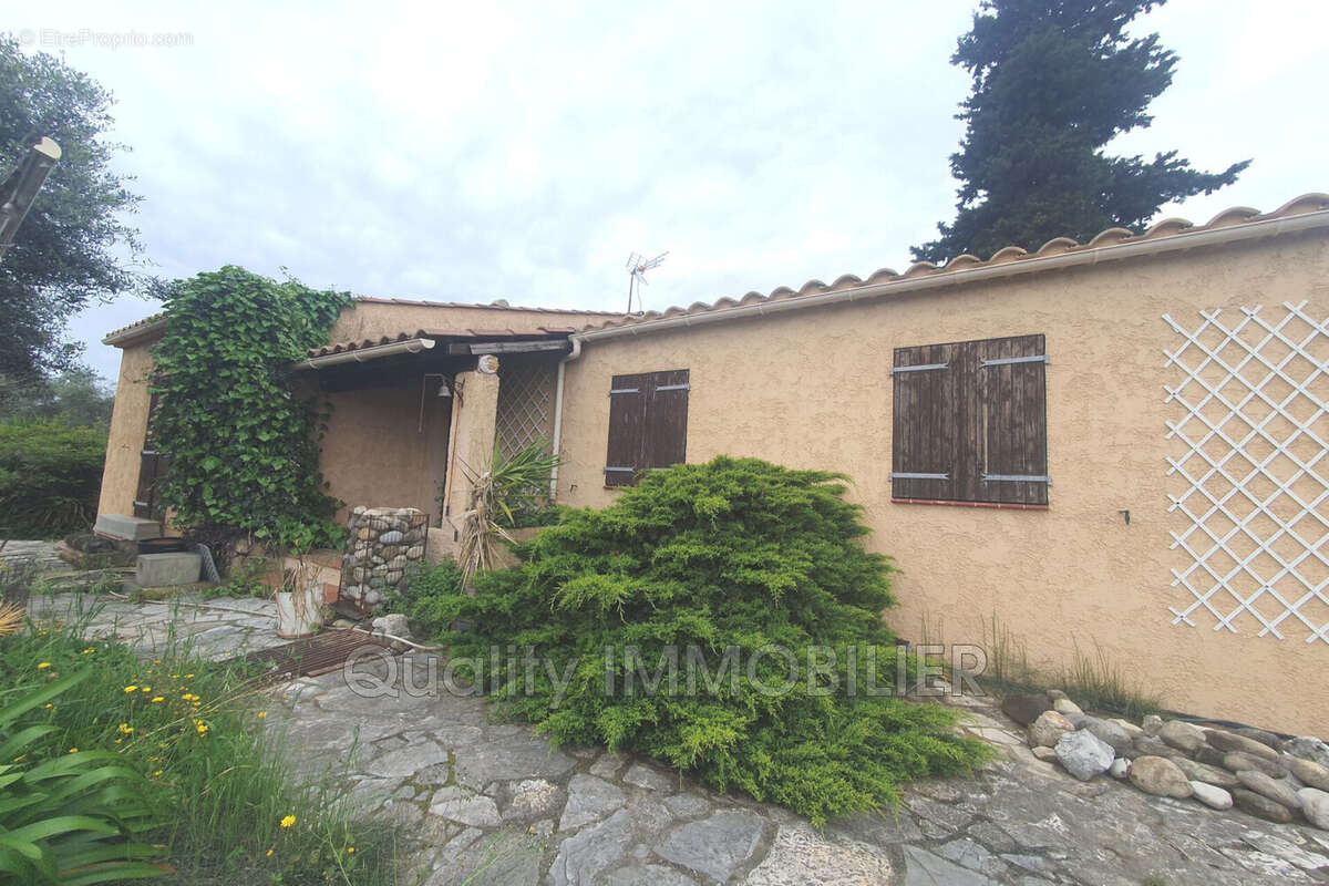 Maison à SAINT-LAURENT-DU-VAR