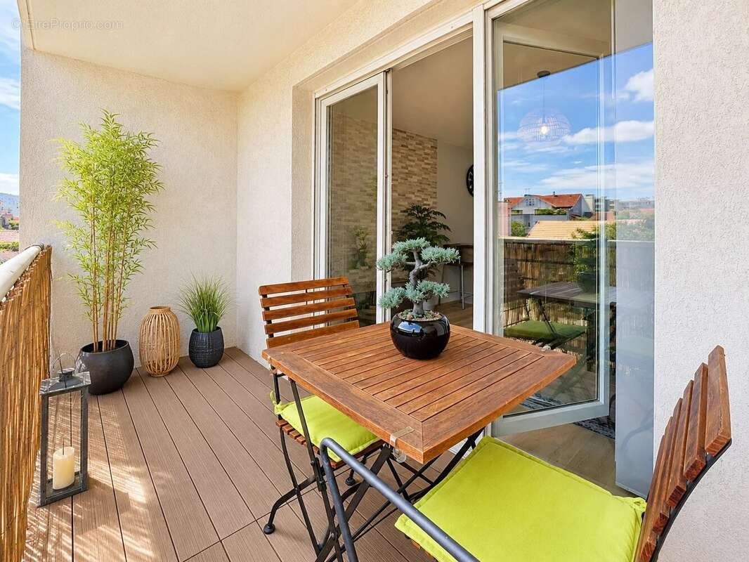 Appartement à LYON-8E