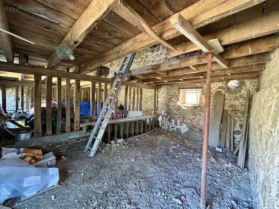 Domaine d'Exception de 17 Hectares, 4 chambres, 251m2 - gara - photo 23