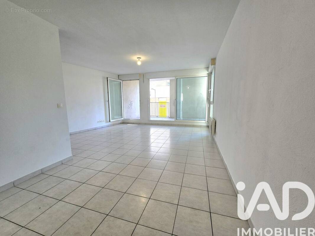 Photo 1 - Appartement à MARSEILLE-2E