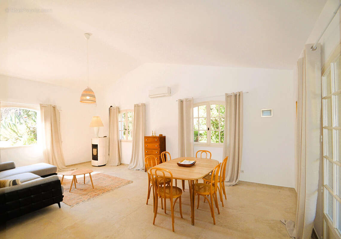 Maison à SAINT-RAPHAEL