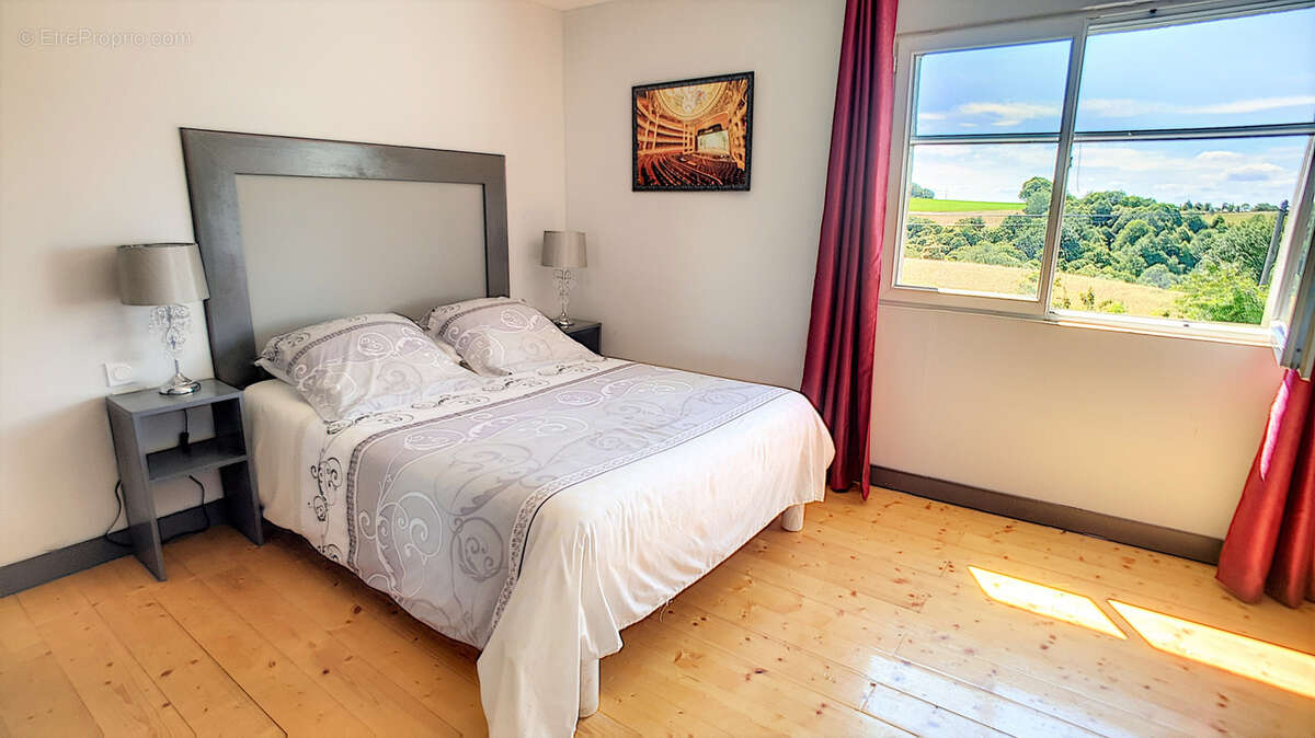 Maison à VILLEFRANCHE-D&#039;ALBIGEOIS