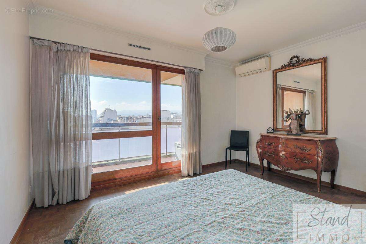 Appartement à MARSEILLE-6E