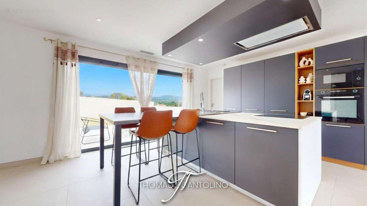 En exclusivite - plain pied - 3 chambres dont une suite parentale - climatisation gainable - garage - vue degagée - photo 4
