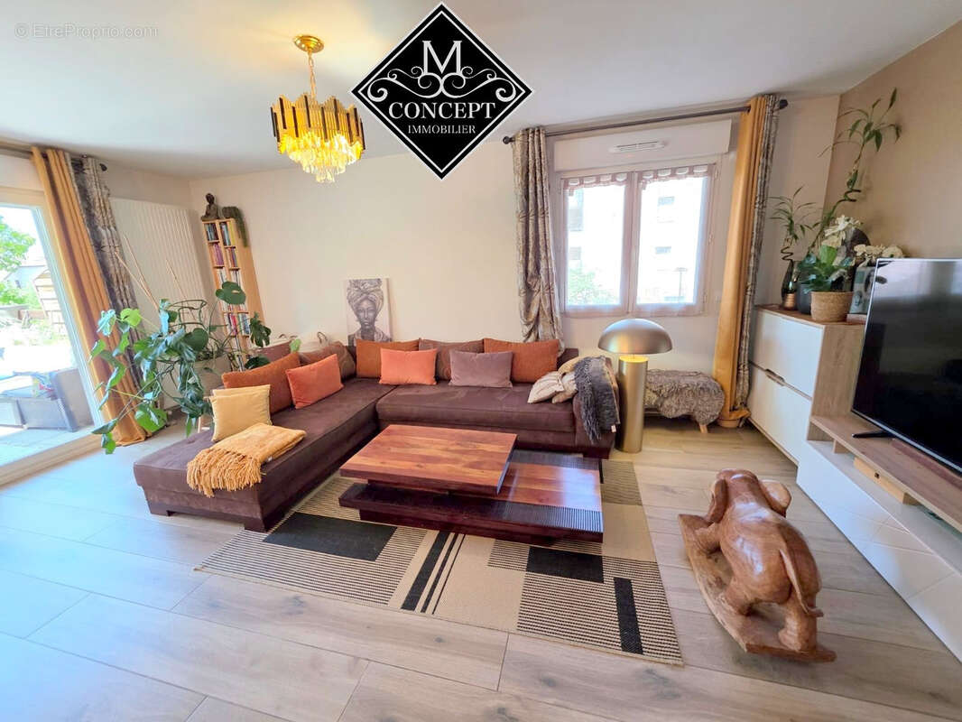 Appartement à POISY