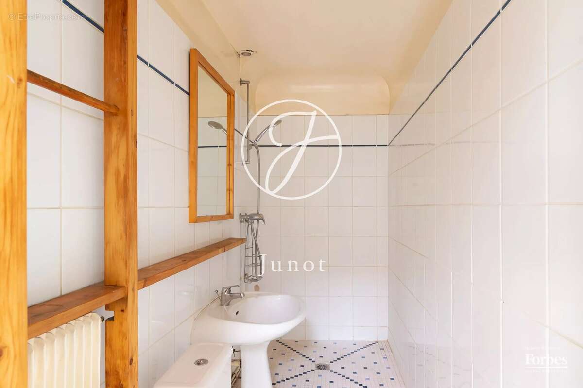 Maison à PARIS-18E