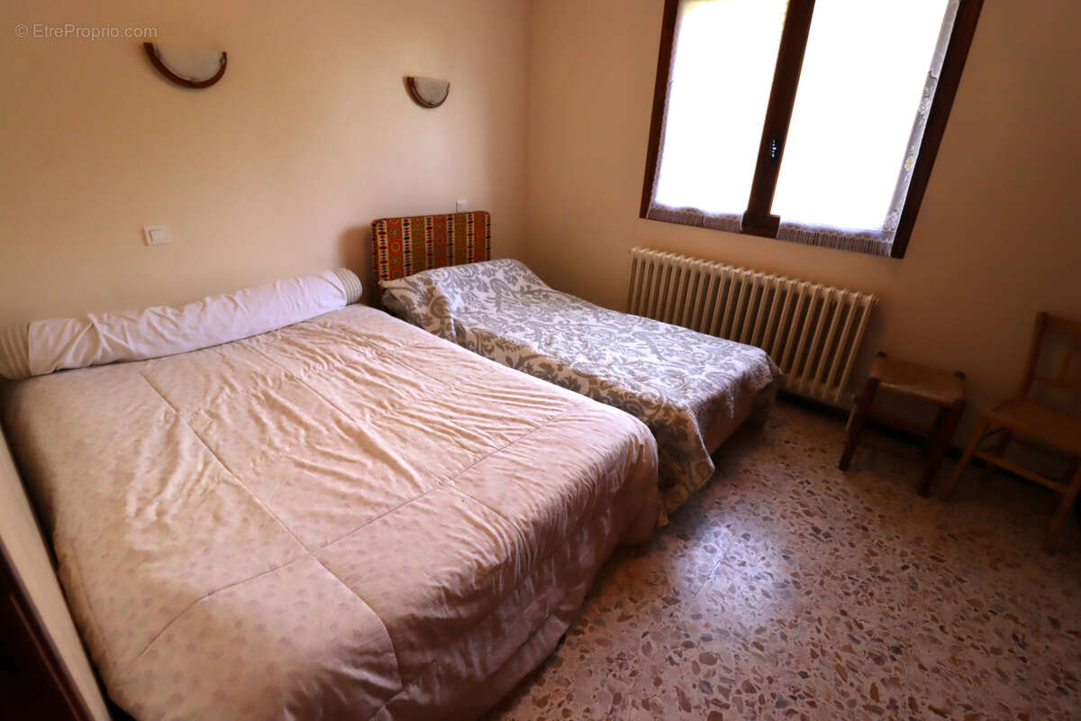 Maison 450 m2 - 4 appartements - photo 30