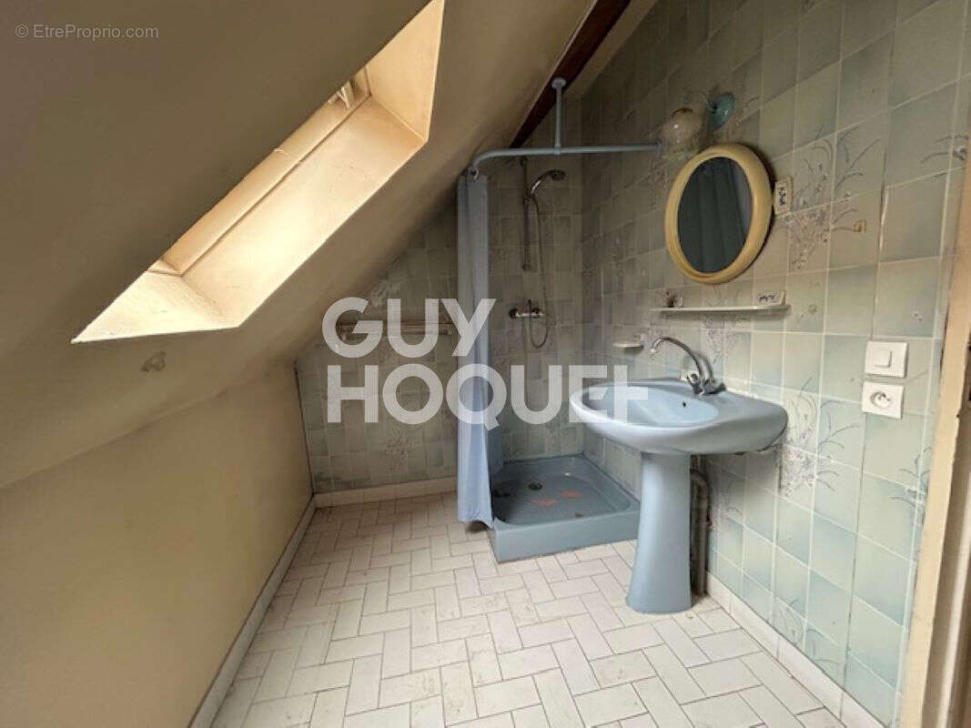 Maison à LACROIX-SAINT-OUEN