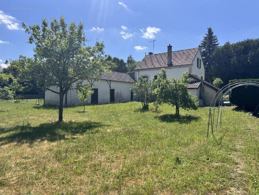 Maison à VIC-SUR-AISNE