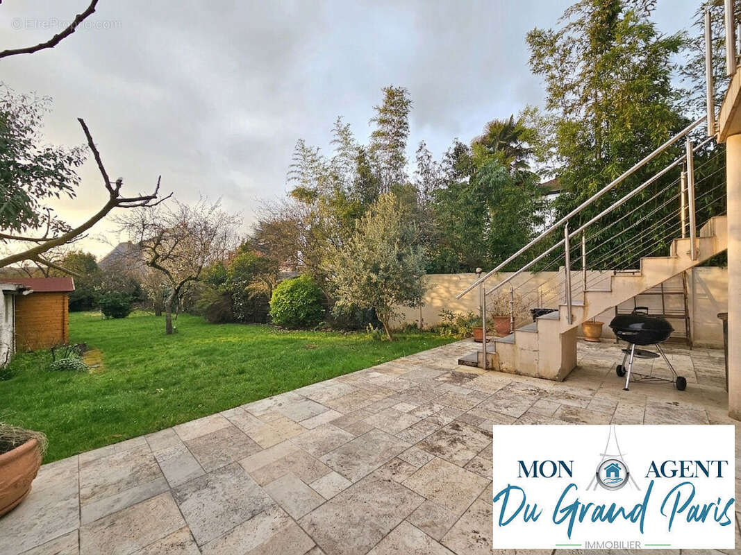 Maison à VERRIERES-LE-BUISSON