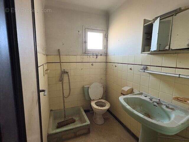 Appartement à SAINT-LAURENT-DU-VAR