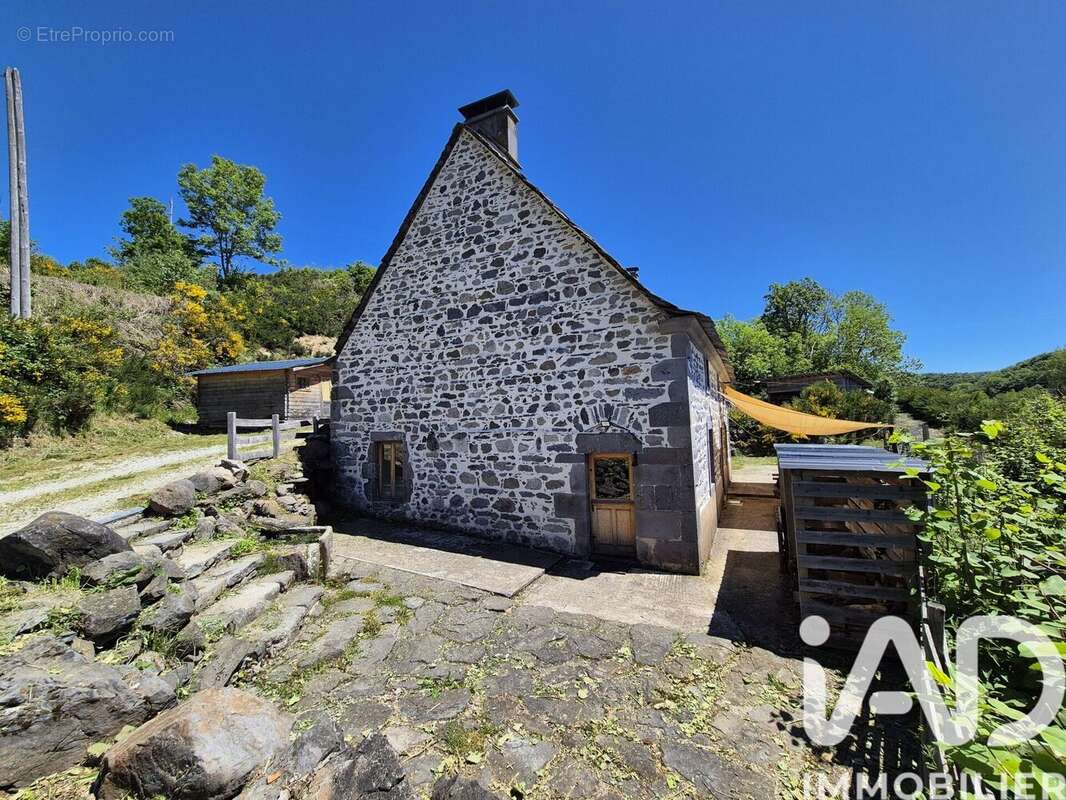 Maison 161 m² à Chastreix  - photo 3