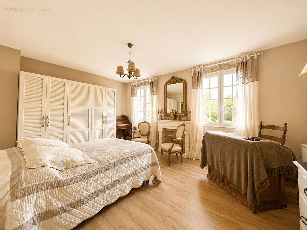 Maison  TRIEL-SUR-SEINE 6 pièce(s) 121 m² - photo 6