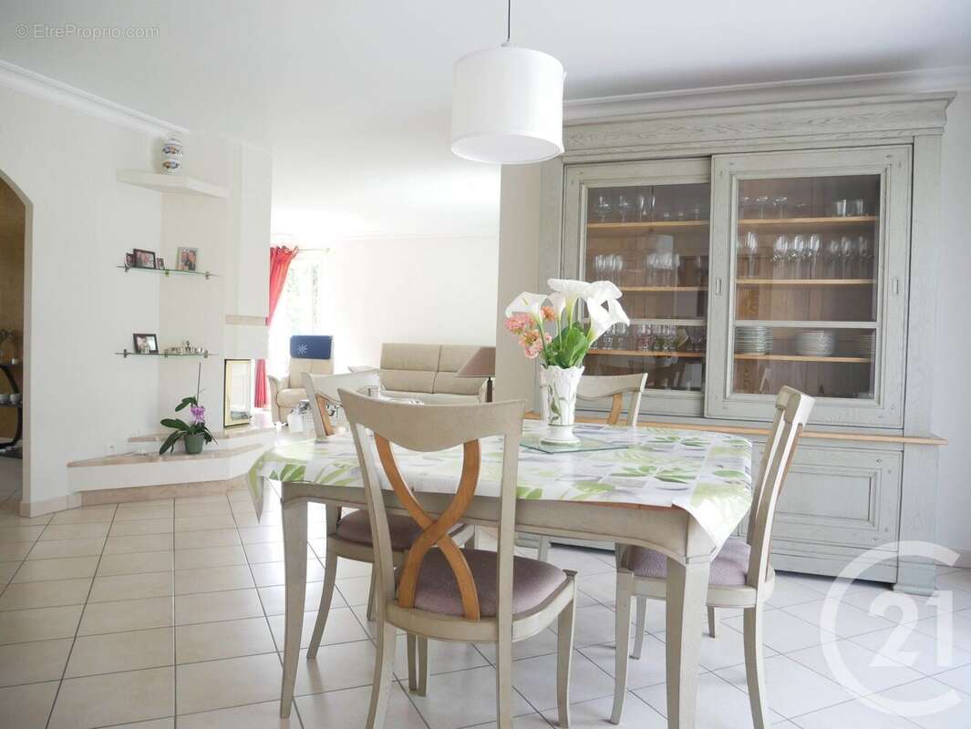 Maison à TALMONT-SAINT-HILAIRE