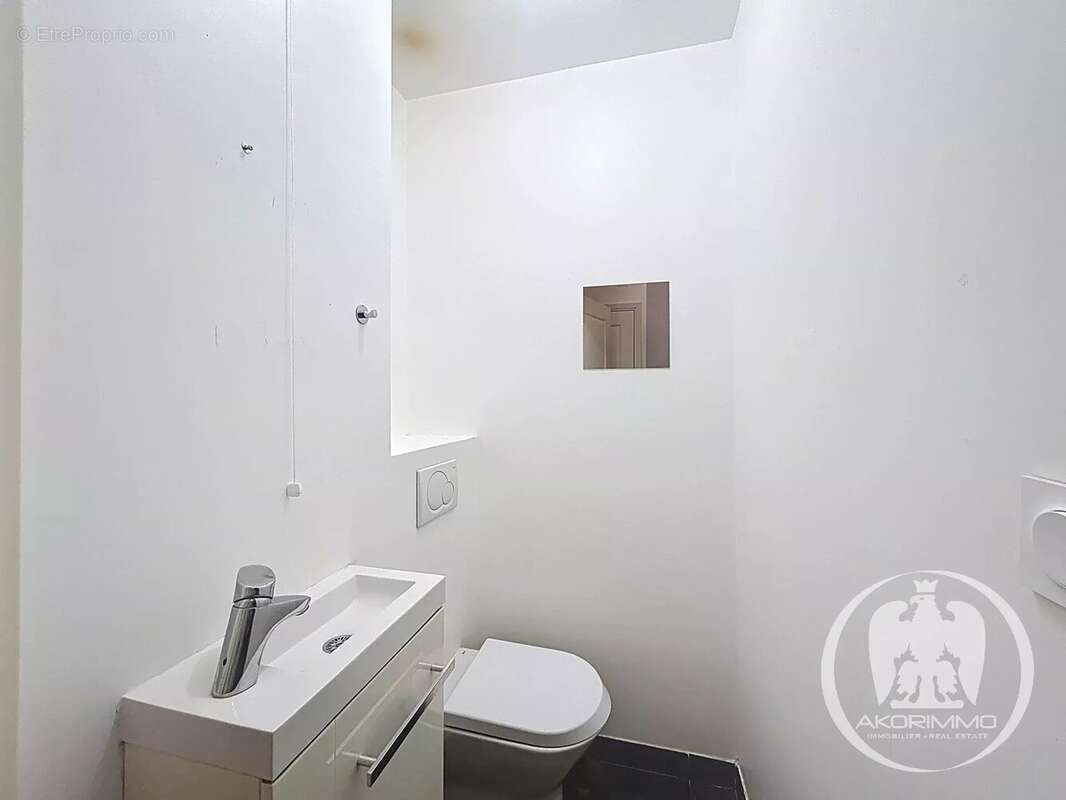 Appartement à SAINT-LAURENT-DU-VAR